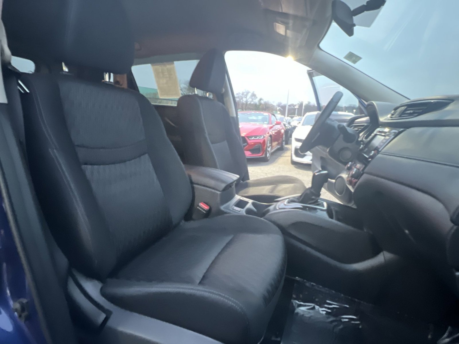 Used 2018 Nissan Rogue SV w/ Premium Package image 25