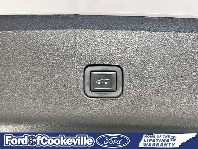 Used 2023 Chevrolet Traverse Premier AWD/4WD image 21