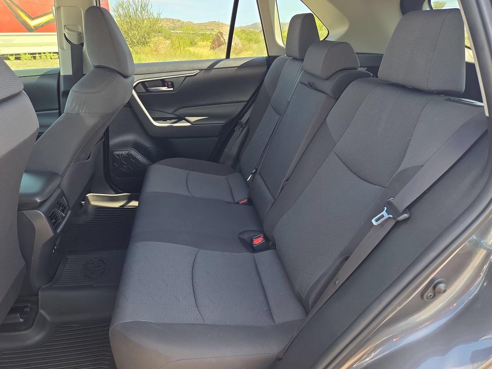 Used 2019 Toyota RAV4 XLE w/ Convenience Package FWD image 24