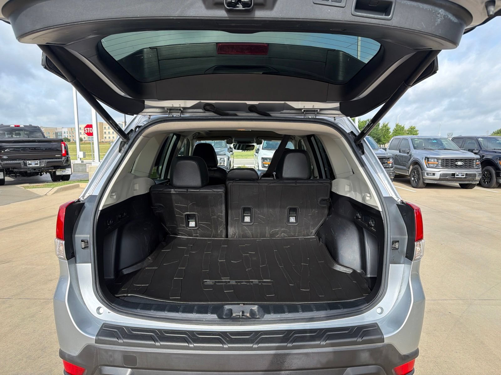 Used 2020 Subaru Forester Limited w/ Popular Package #3 AWD/4WD image 5