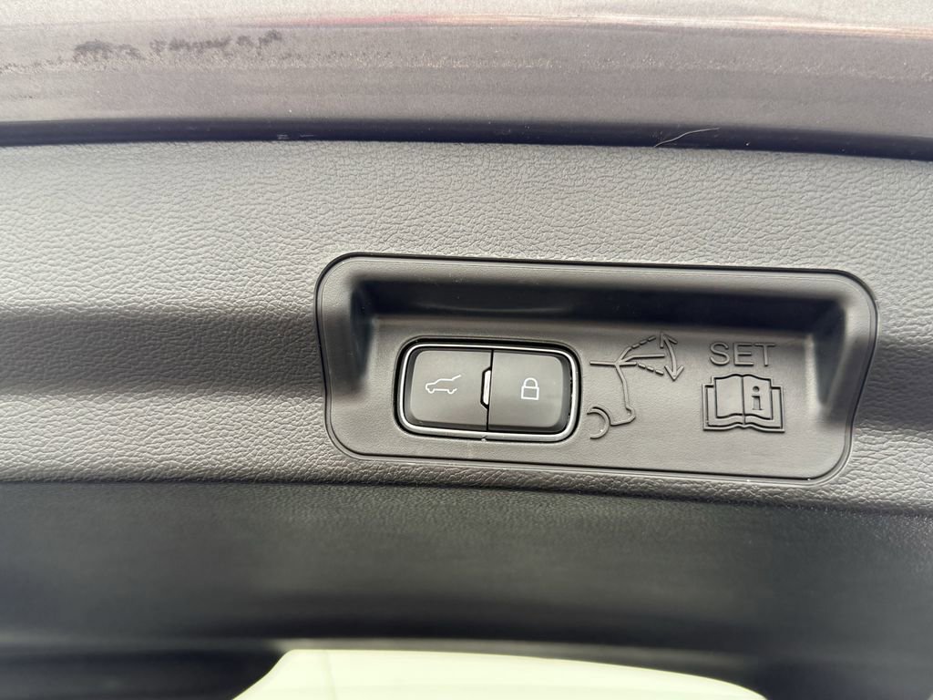 Certified 2024 Ford Explorer XLT image 36