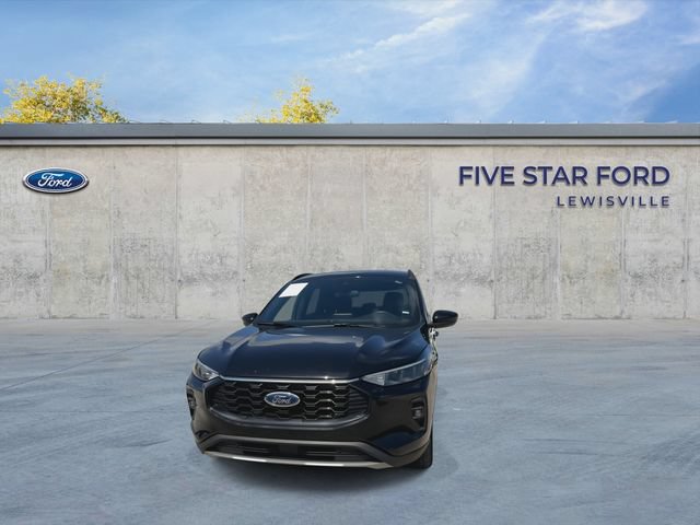 Certified 2025 Ford Escape ST-Line Select AWD/4WD image 3