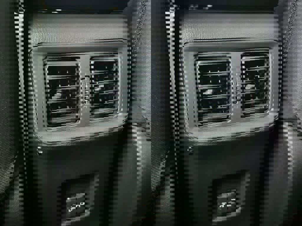 Used 2025 Toyota RAV4 XLE w/ Convenience Package image 13