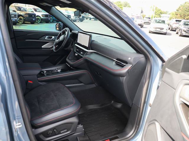 Certified 2025 Ford Explorer ST AWD/4WD image 33