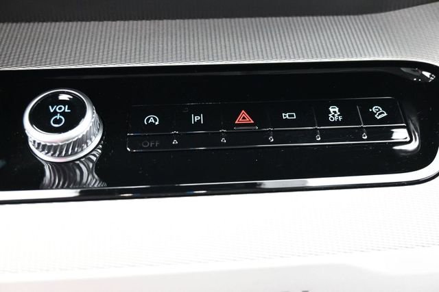 Certified 2025 Ford Expedition Active AWD/4WD image 23