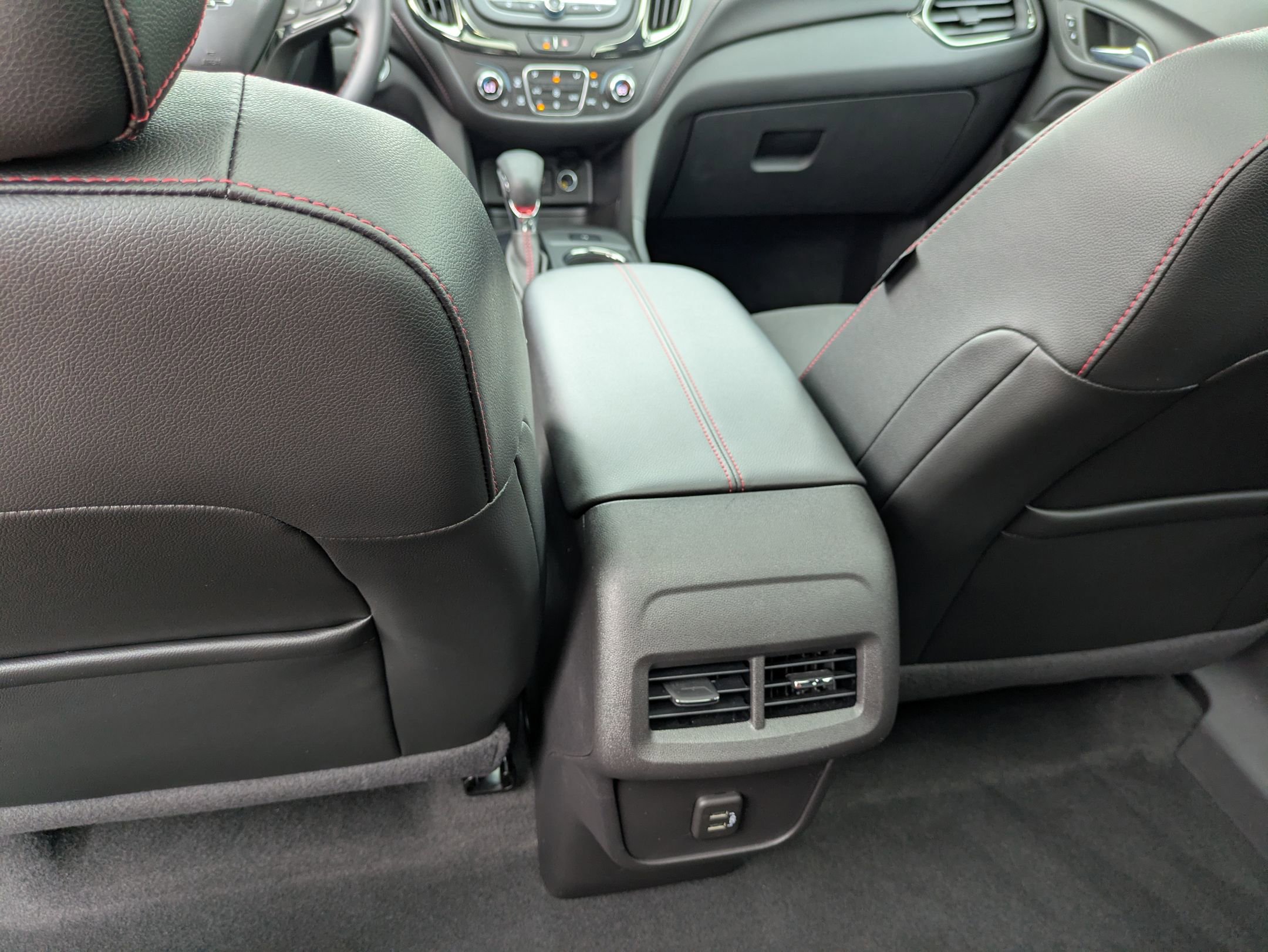Used 2024 Chevrolet Equinox RS FWD image 32