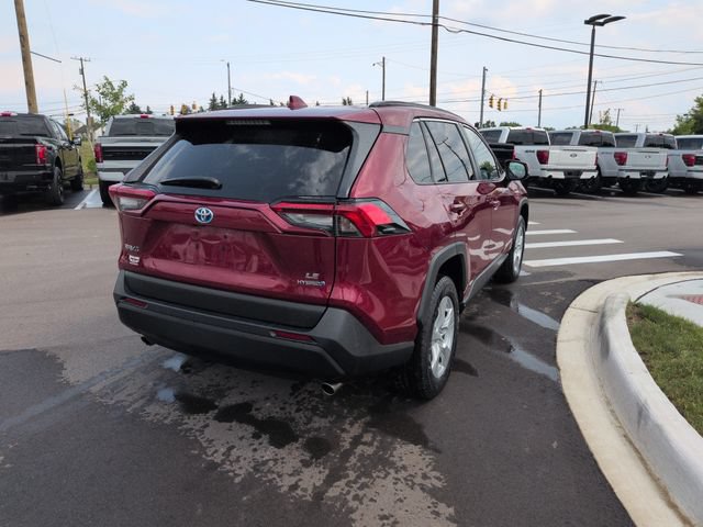 Used 2019 Toyota RAV4 LE w/ Carpet Mat Package AWD/4WD image 5