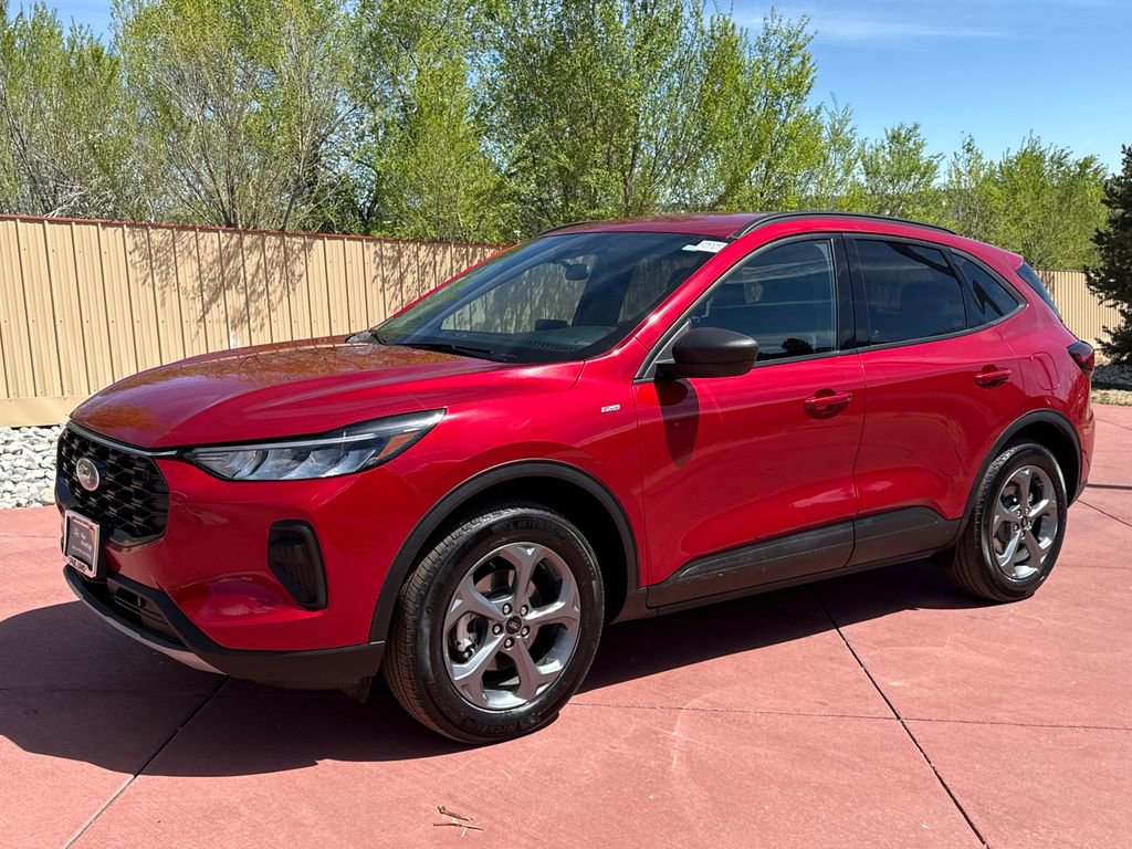 Certified 2025 Ford Escape ST-Line AWD/4WD image 4