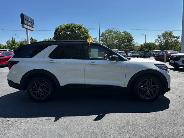 Certified 2025 Ford Explorer ST AWD/4WD image 4
