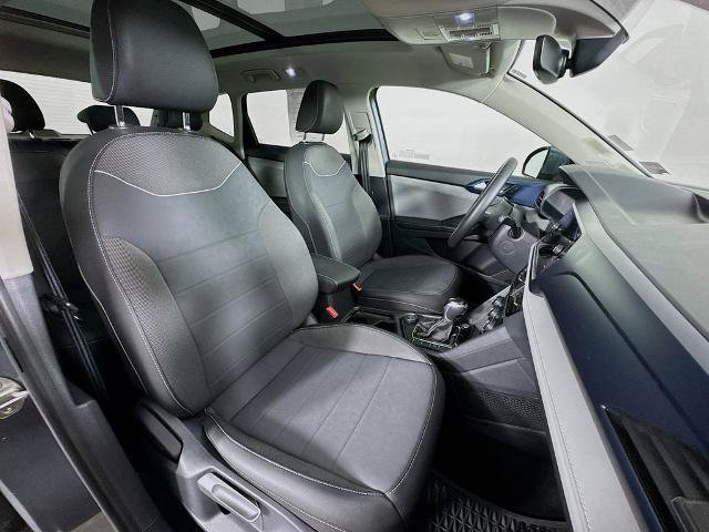 Used 2024 Volkswagen Taos SE w/ Panoramic Sunroof Package AWD/4WD image 29