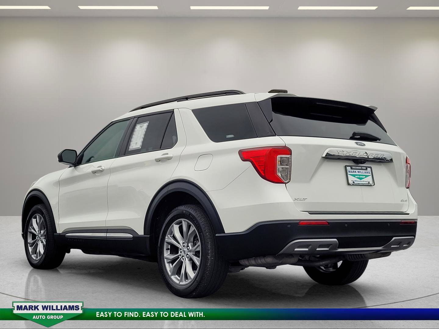Certified 2022 Ford Explorer XLT w/ Equipment Group 202A AWD/4WD image 6