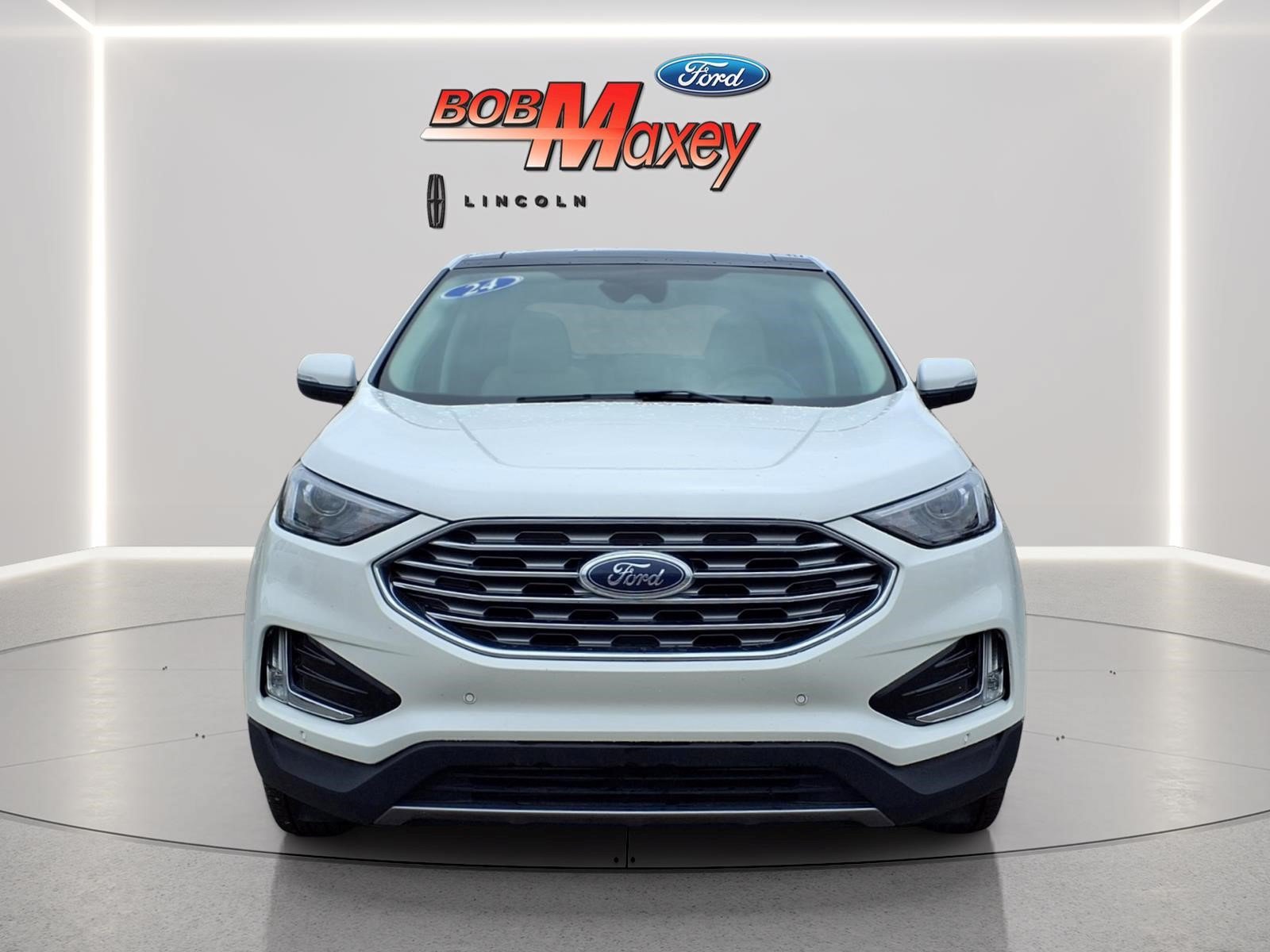 Certified 2024 Ford Edge Titanium AWD/4WD image 2