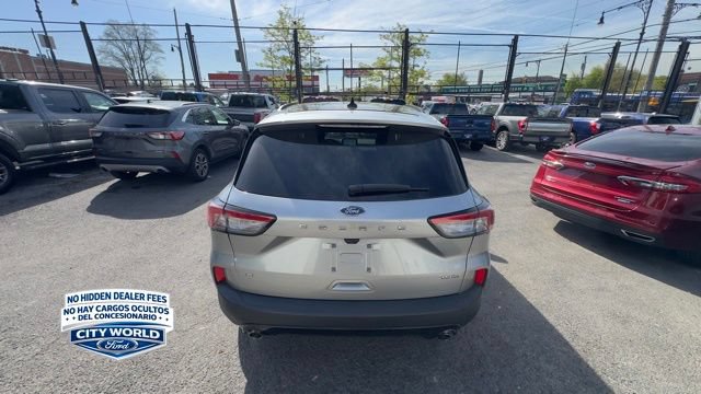 Certified 2022 Ford Escape SE w/ SE Sport Appearance Package AWD/4WD image 3