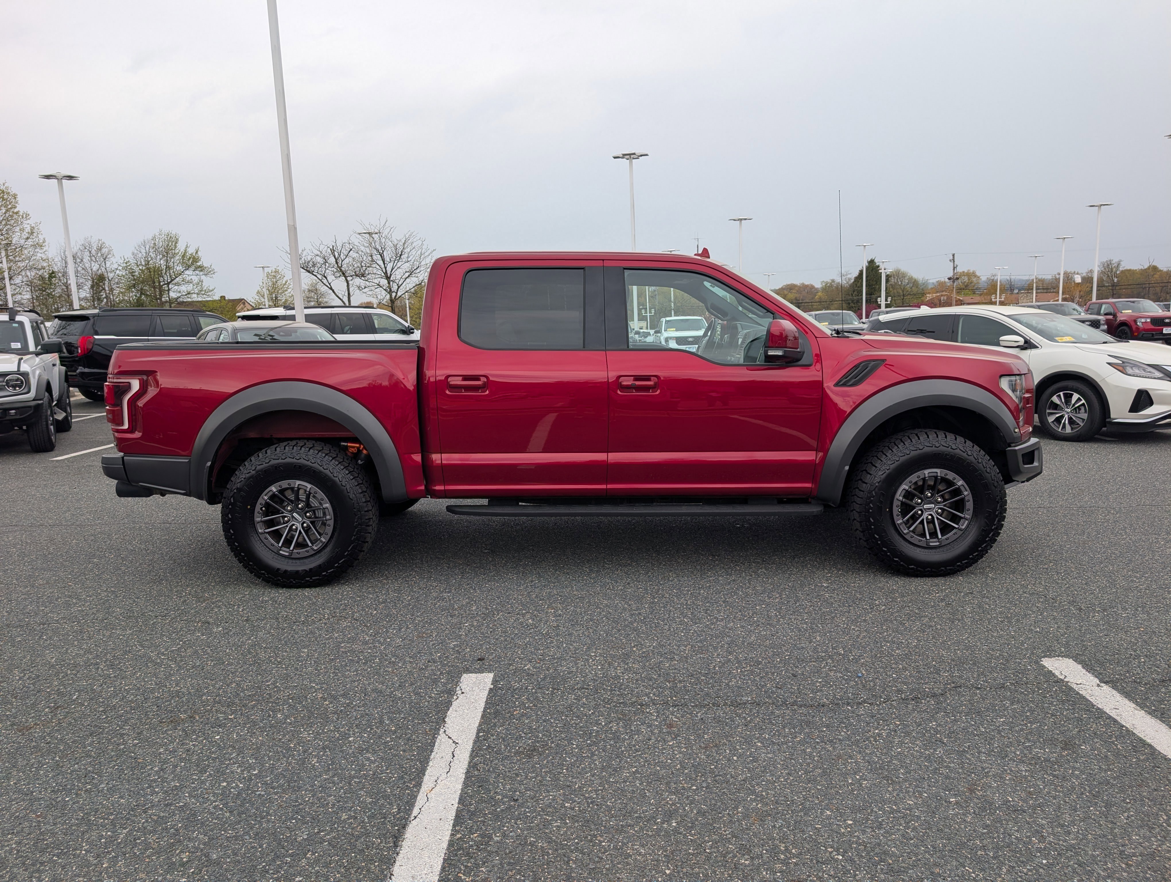 Certified 2019 Ford F150 Raptor w/ Equipment Group 802A Luxury image 6