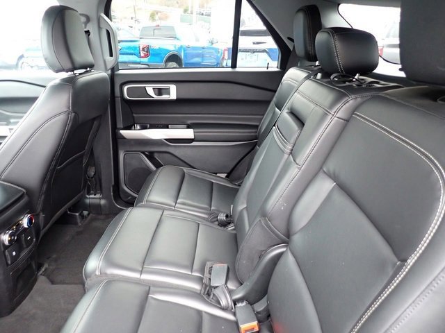 Certified 2022 Ford Explorer XLT w/ Equipment Group 202A image 19