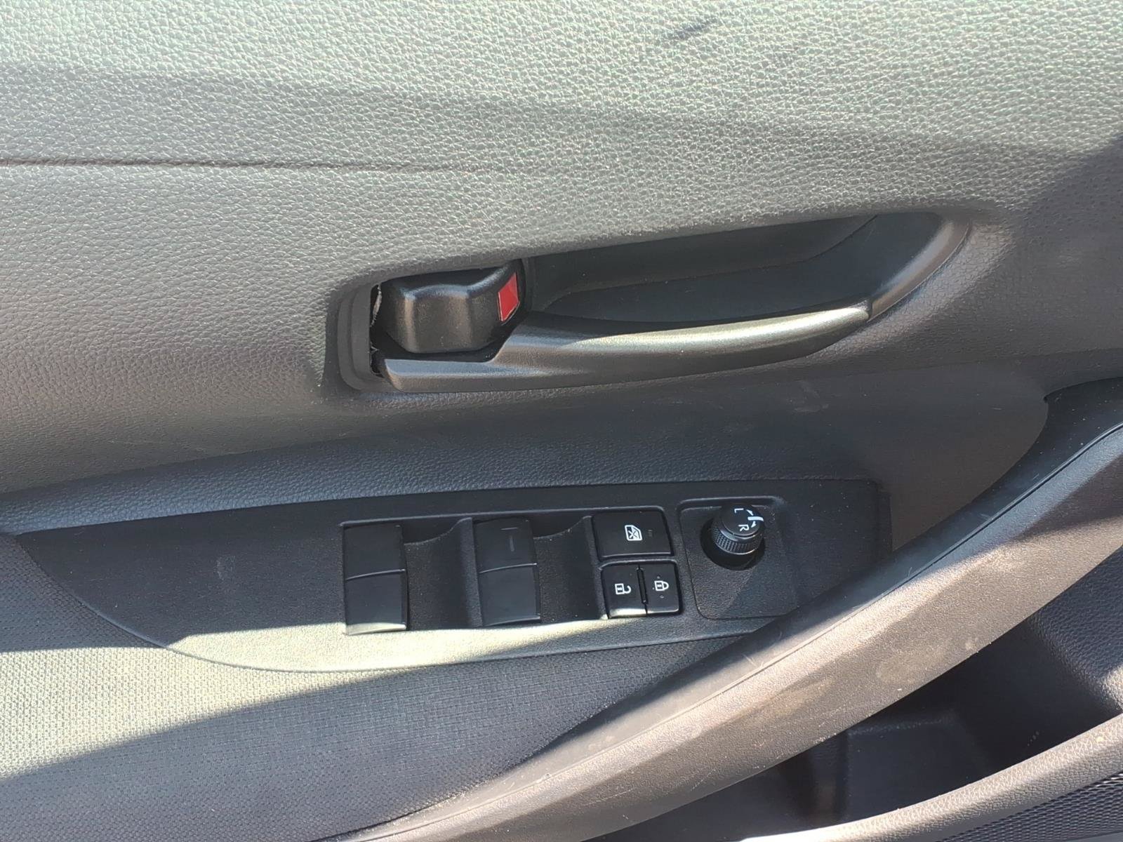 Used 2026 Toyota Corolla LE FWD image 18