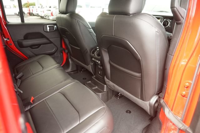 Used 2023 Jeep Wrangler Unlimited Sahara AWD/4WD image 14