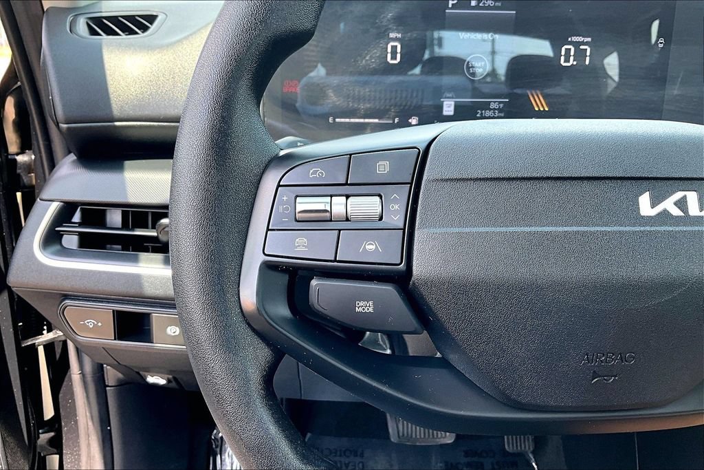 Used 2025 Kia K4 FWD image 18