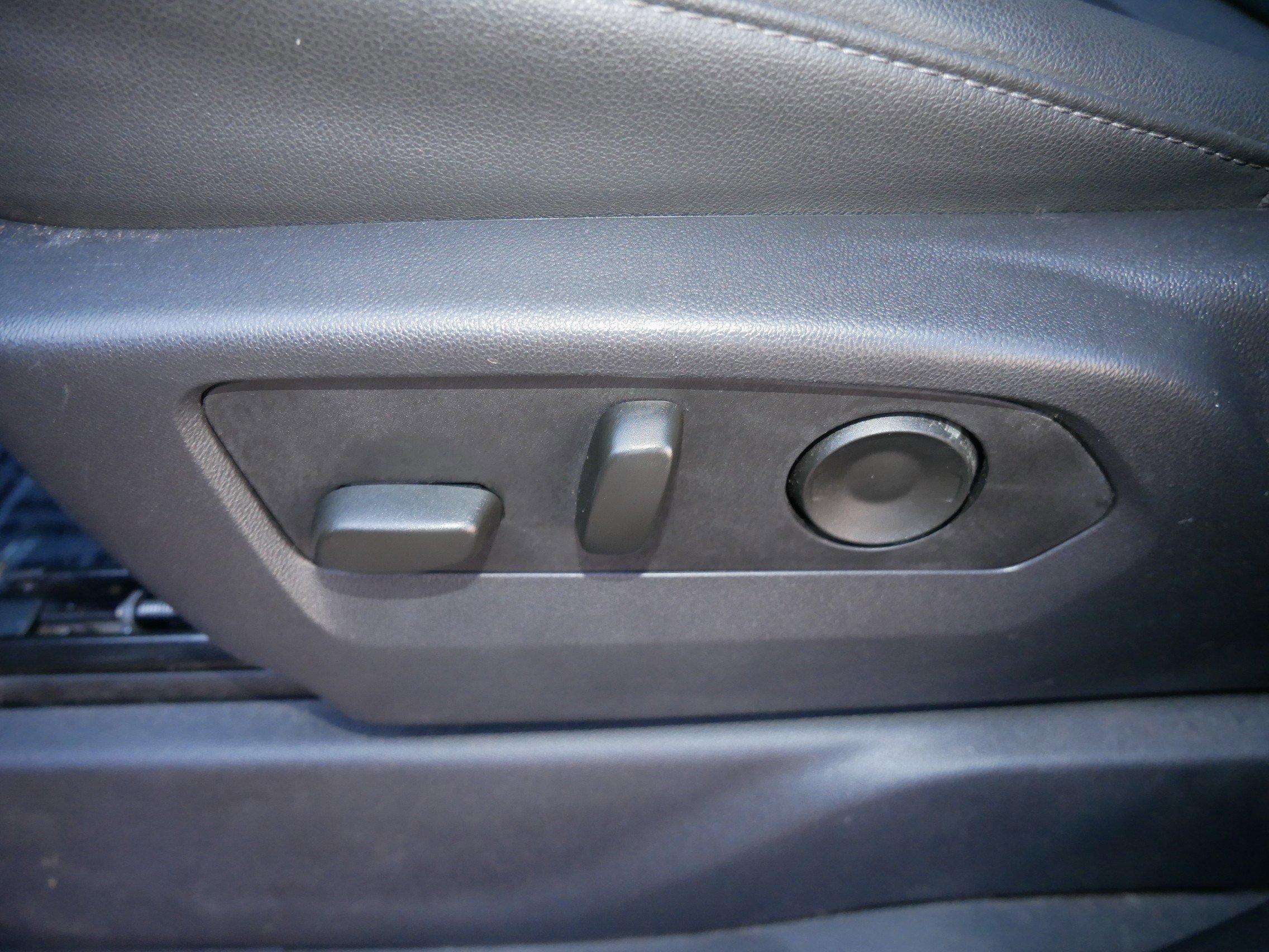 Used 2025 GMC Sierra 1500 SLT image 19