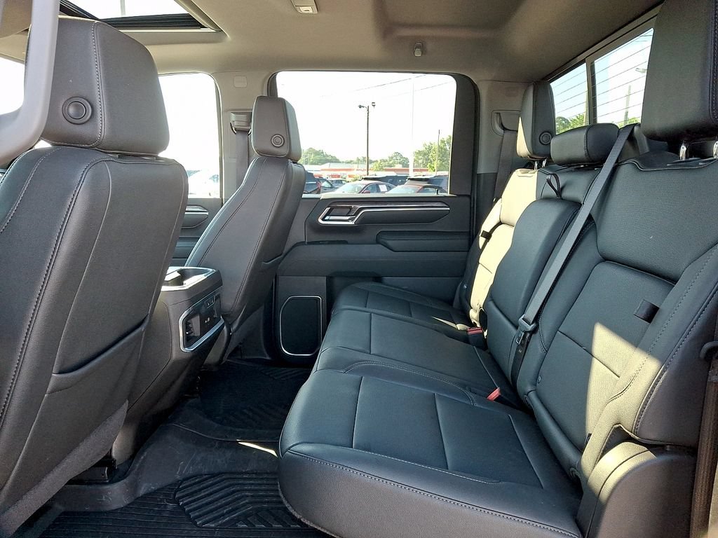 Used 2025 Chevrolet Silverado 2500 LTZ w/ LTZ Premium Package AWD/4WD image 10