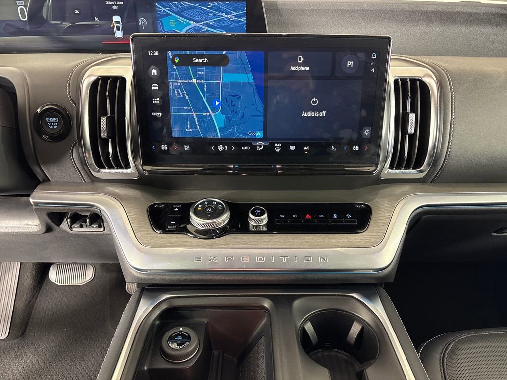 Certified 2025 Ford Expedition Platinum image 30