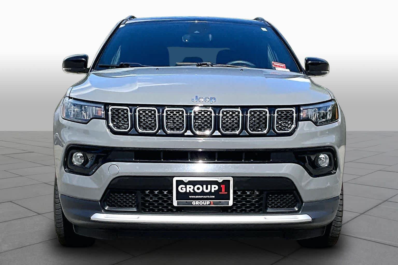 Used 2024 Jeep Compass Limited AWD/4WD image 4