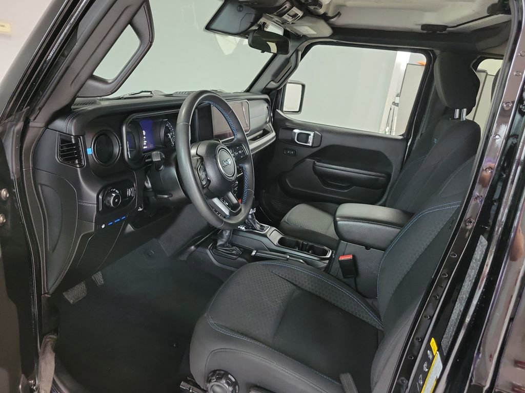 Used 2024 Jeep Wrangler Unlimited Rubicon 4xe AWD/4WD image 39