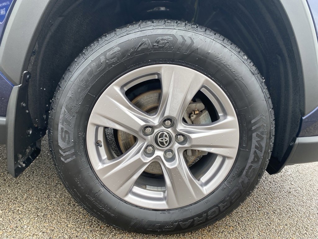 Used 2023 Toyota RAV4 XLE image 9