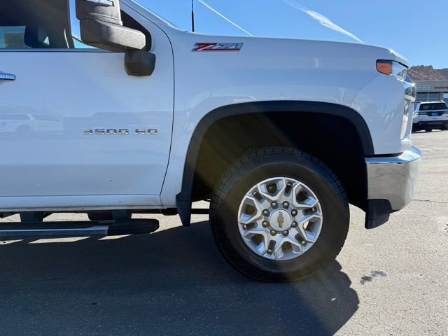 Used 2023 Chevrolet Silverado 3500 LTZ w/ Z71 Off-Road Package AWD/4WD image 10
