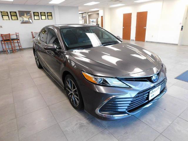Used 2023 Toyota Camry XLE w/ Navigation Package image 5