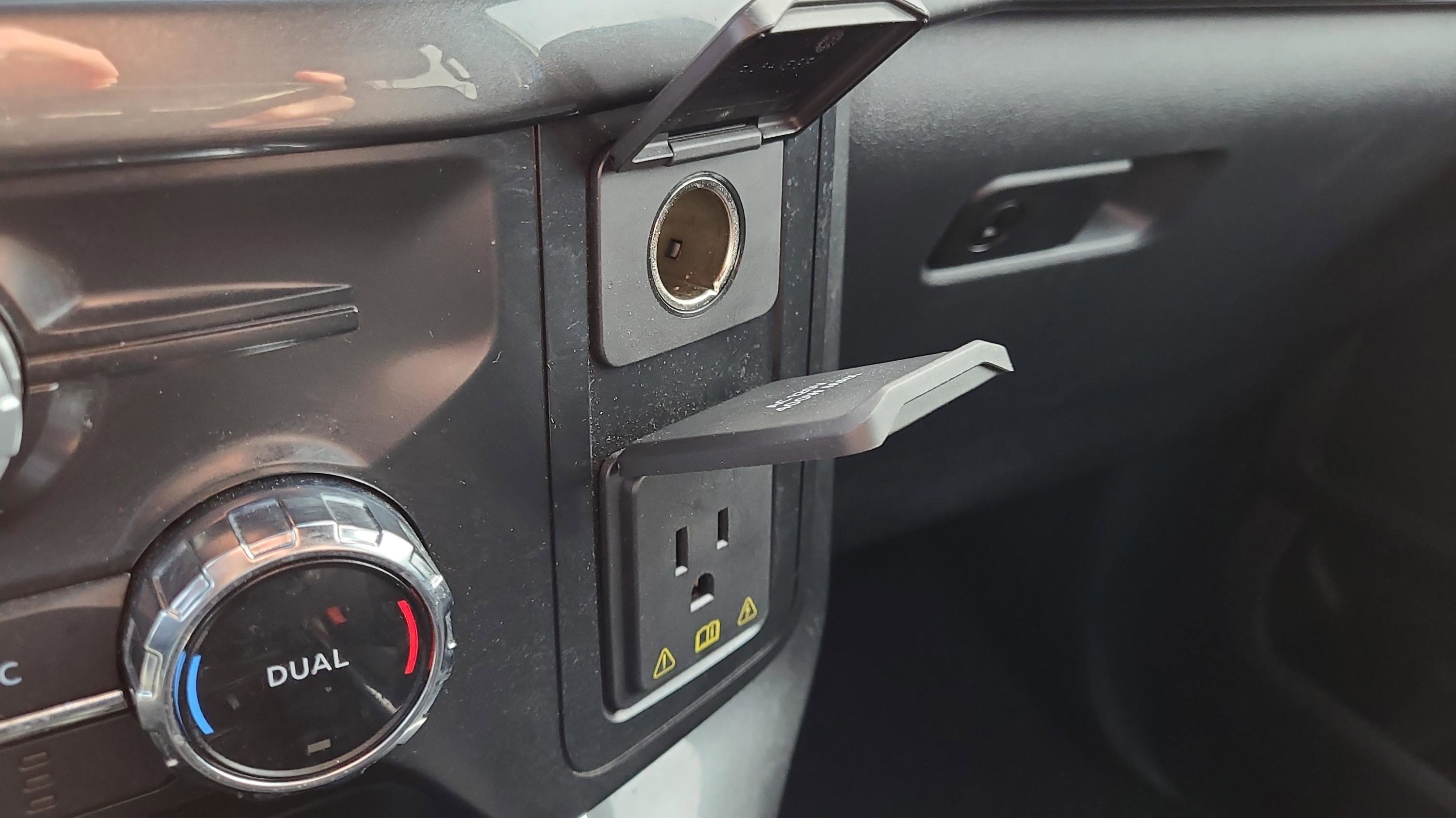 Certified 2022 Ford F150 XLT w/ Equipment Group 302A High image 21