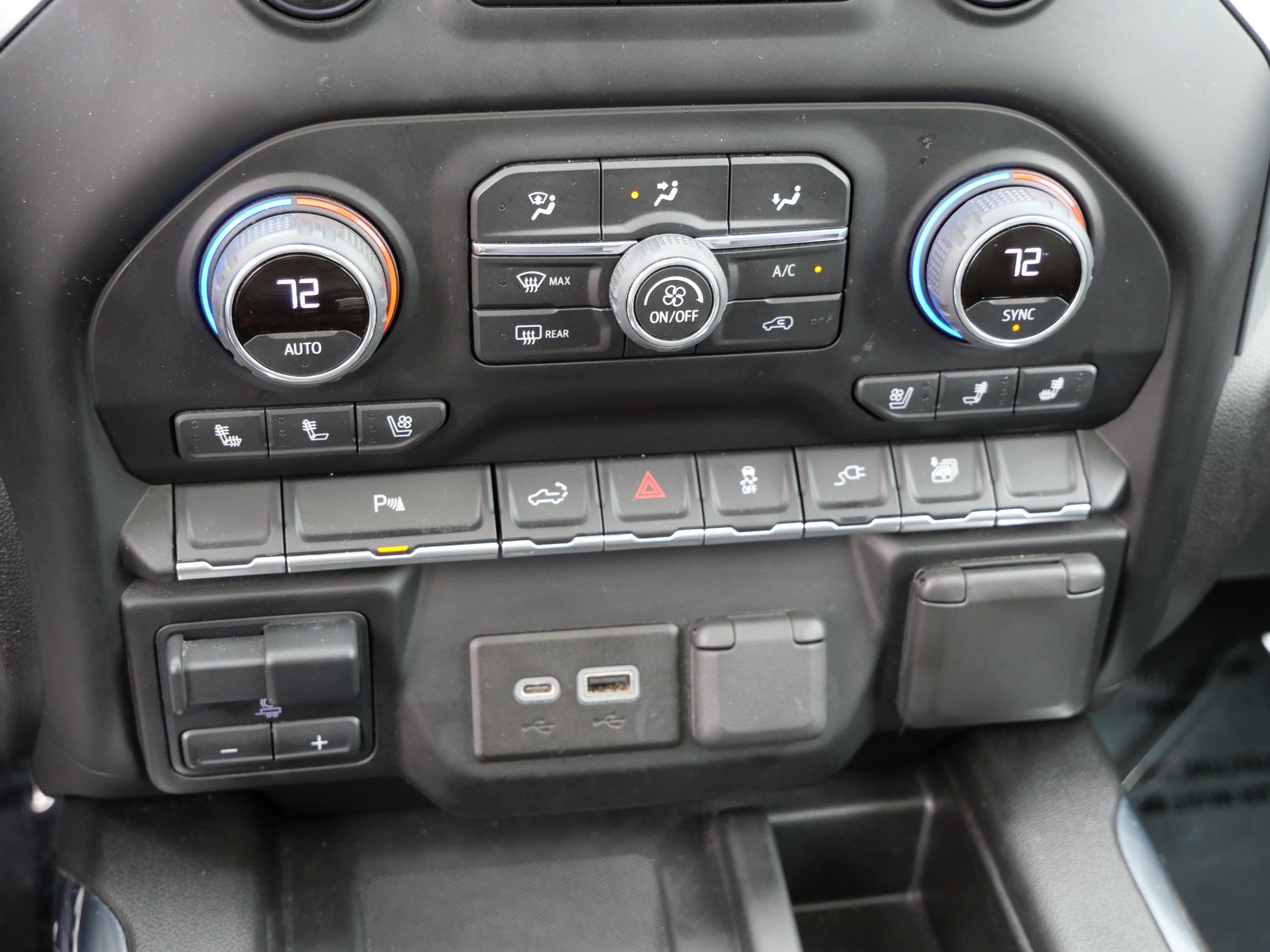 Used 2022 Chevrolet Silverado 1500 LTZ w/ LTZ Convenience Package II AWD/4WD image 23