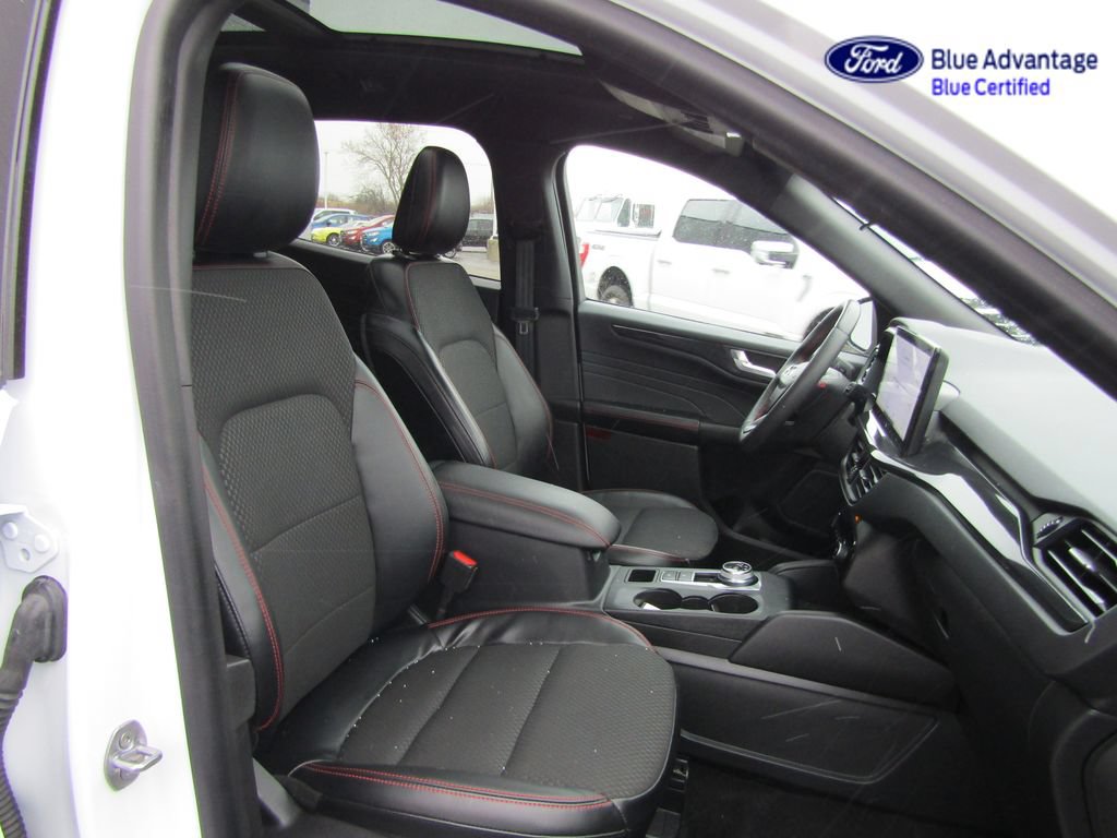 Certified 2023 Ford Escape ST-Line Select w/ Tech Pack #2 AWD/4WD image 17
