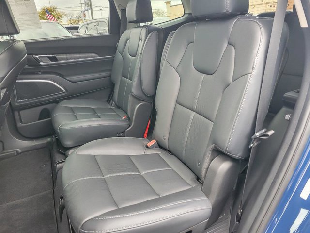 Used 2023 Kia Telluride SX image 16