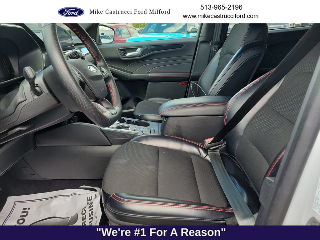 Certified 2025 Ford Escape ST-Line FWD image 25