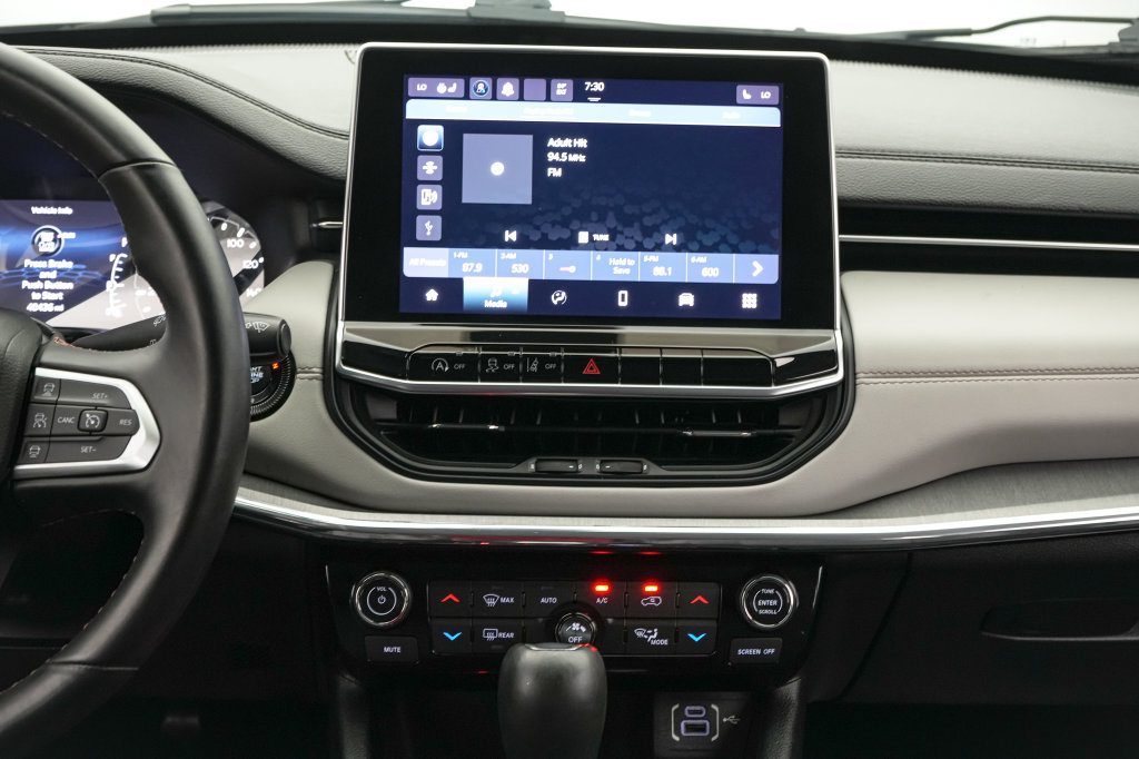 Used 2022 Jeep Compass Limited AWD/4WD image 15
