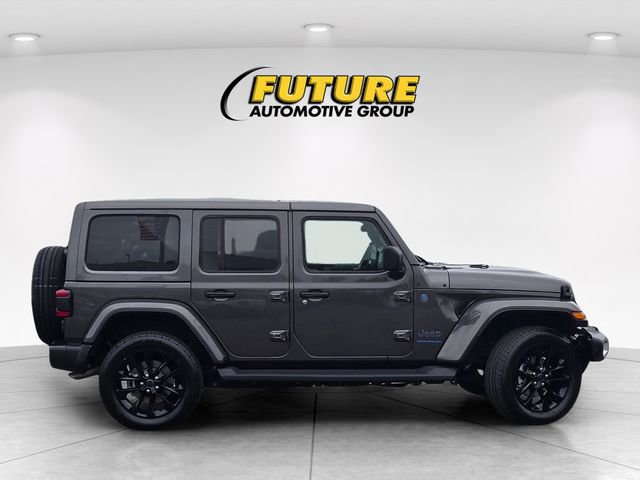 Used 2025 Jeep Wrangler Unlimited Sahara AWD/4WD image 3