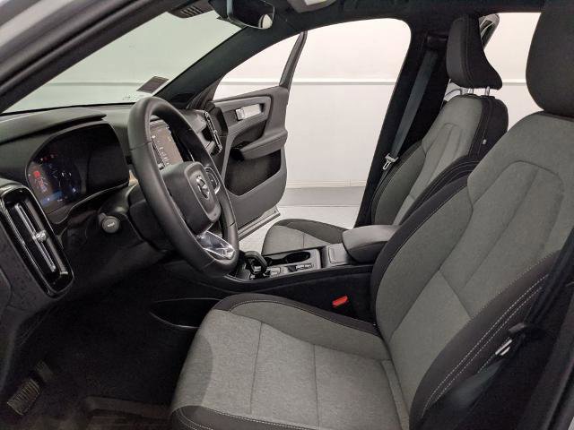 Used 2024 Volvo XC40 B5 Core AWD/4WD image 15