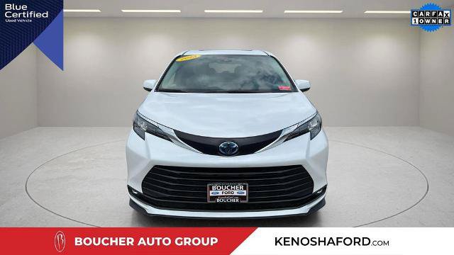 Used 2025 Toyota Sienna XLE FWD image 2