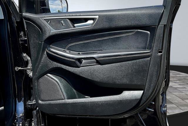 Certified 2024 Ford Edge Titanium w/ Class II Trailer Tow Package image 29