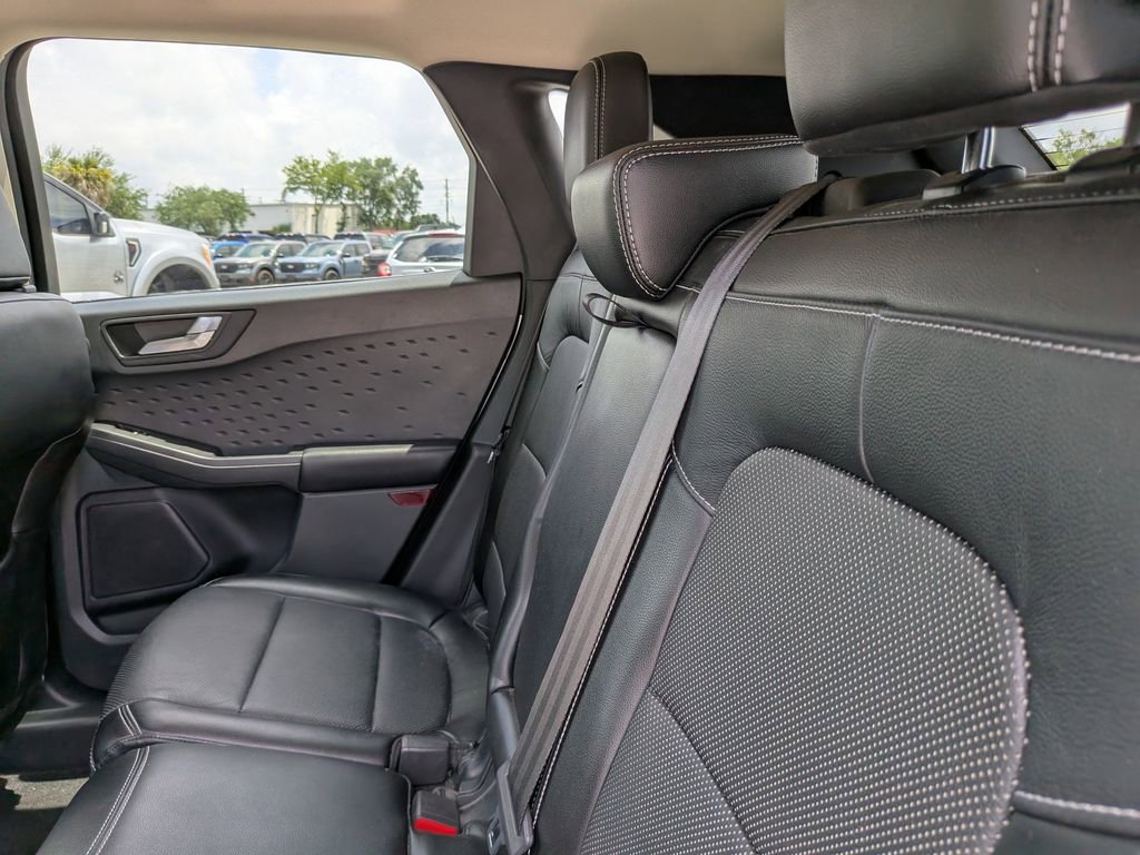 Certified 2020 Ford Escape Titanium w/ Titanium Premium Package 2.0 FWD image 19