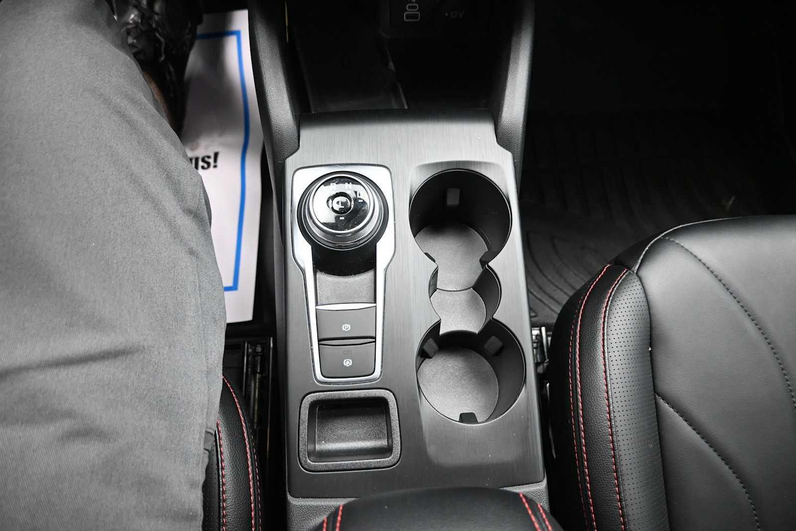 Certified 2025 Ford Escape ST-Line Elite w/ Premium Technology Package AWD/4WD image 40