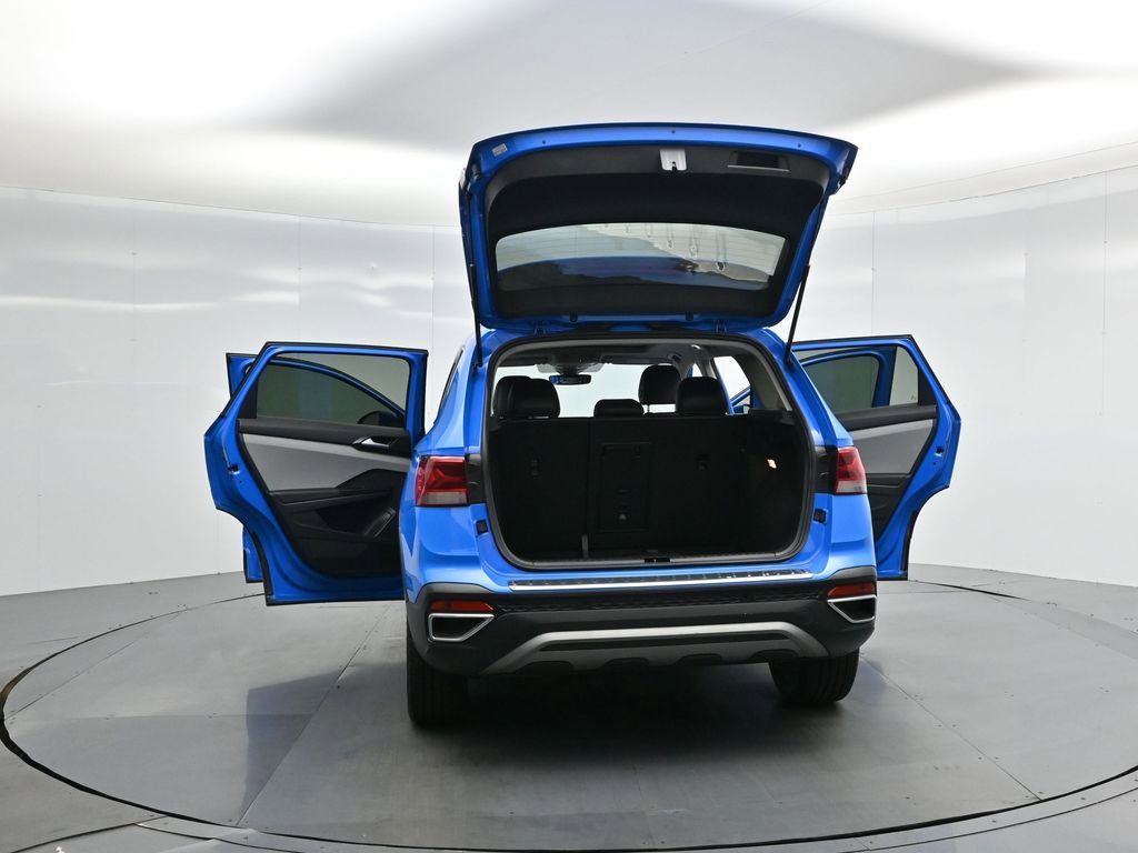 Used 2022 Volkswagen Taos SEL w/ Panoramic Sunroof Package image 34