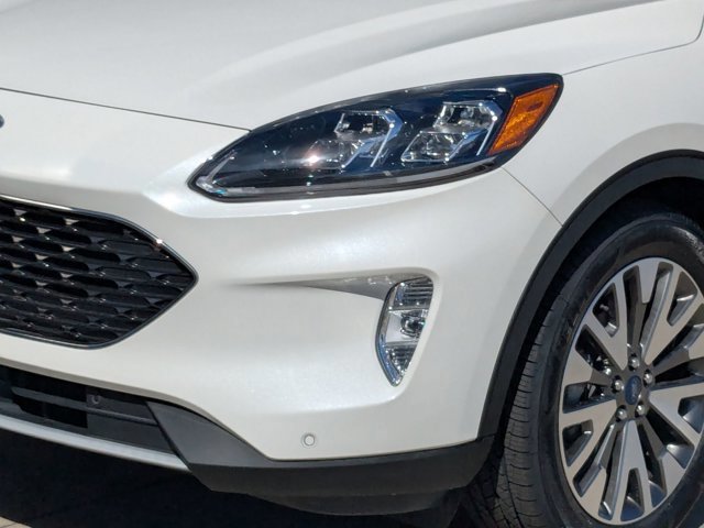 Certified 2022 Ford Escape Titanium w/ Class II Trailer Tow Package image 10