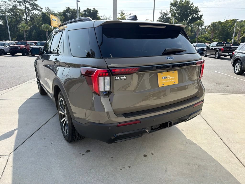 Certified 2026 Ford Explorer ST-Line RWD image 5