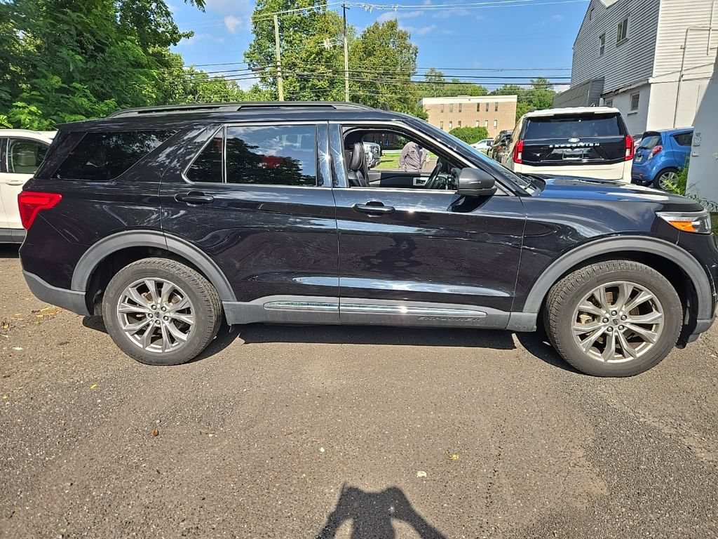 Certified 2020 Ford Explorer XLT w/ Equipment Group 202A AWD/4WD image 8