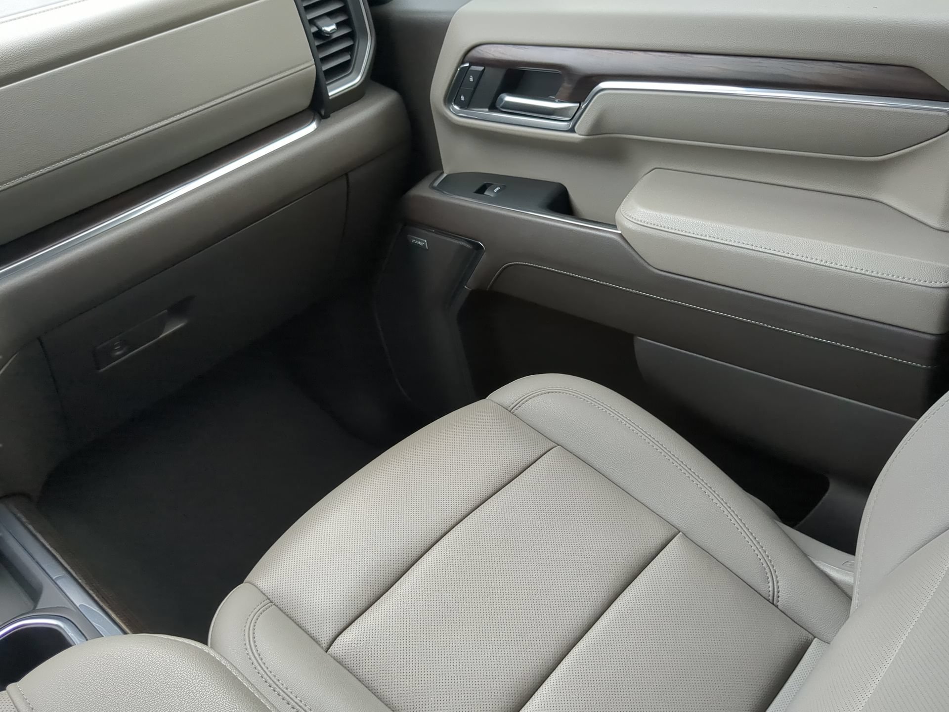 Used 2024 GMC Sierra 2500 SLT w/ SLT Premium Package AWD/4WD image 52