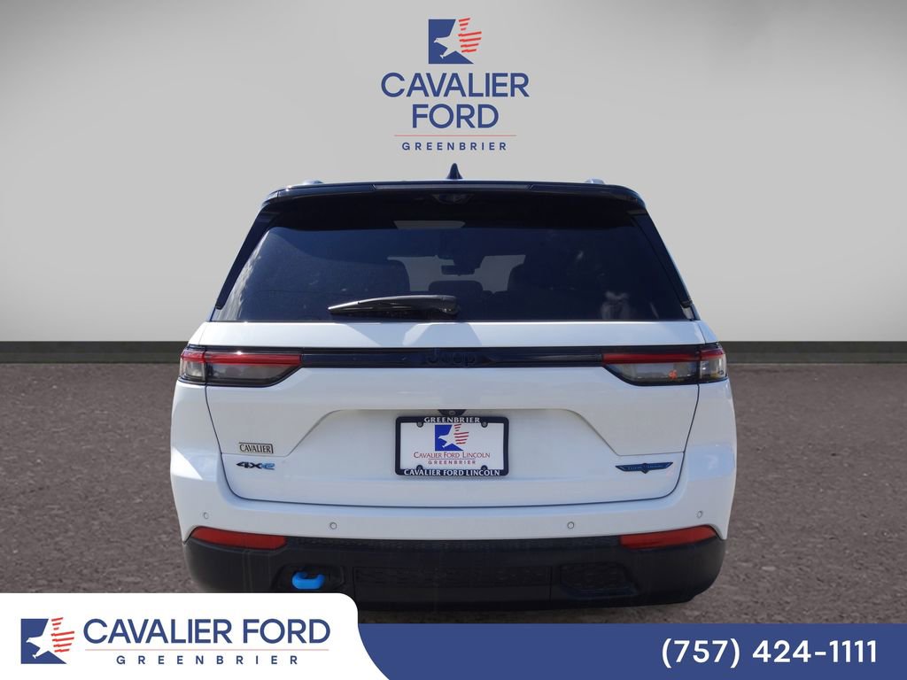 Used 2024 Jeep Grand Cherokee Trailhawk w/ Advanced Protech Group II AWD/4WD image 3