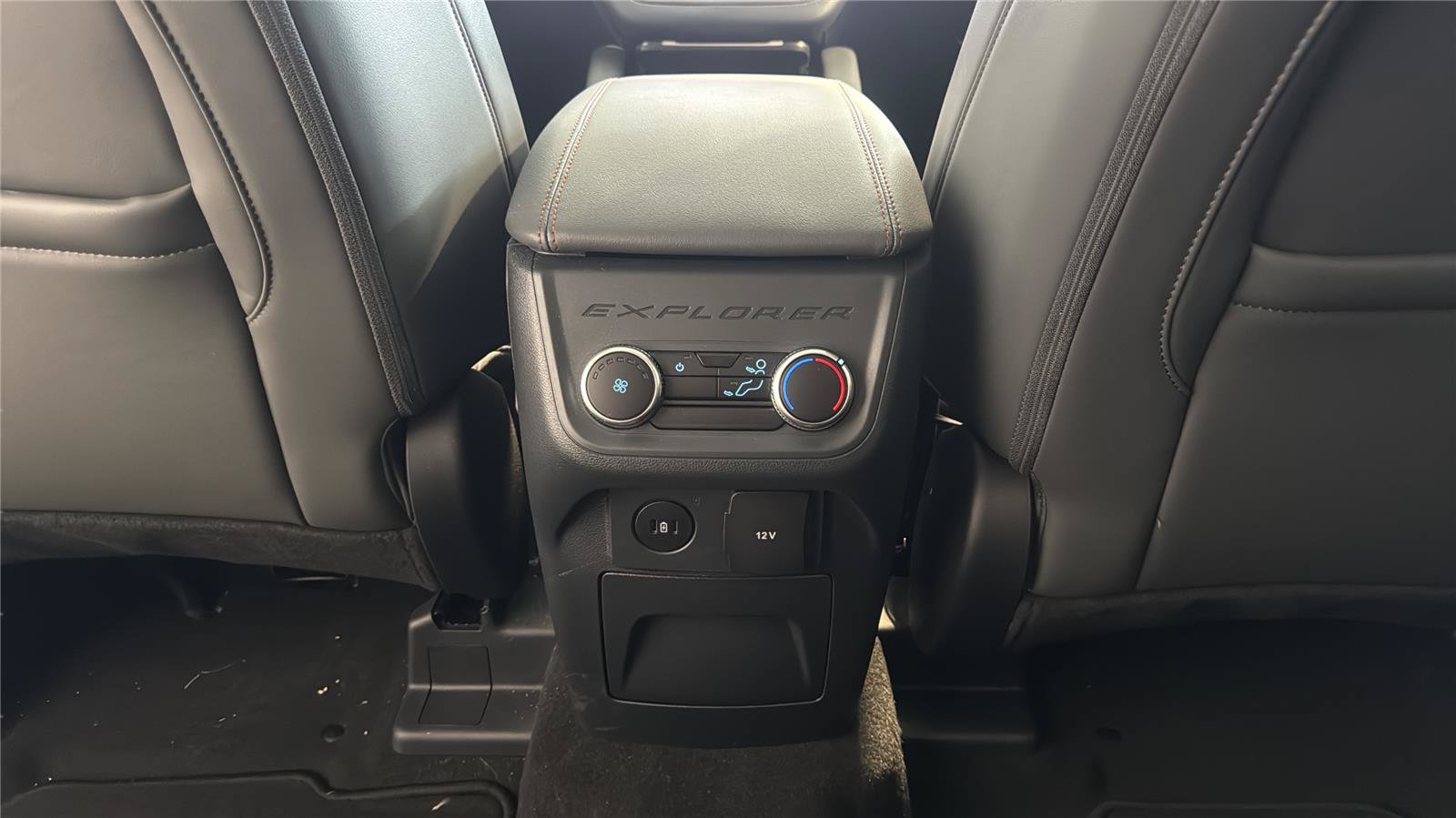 Certified 2025 Ford Explorer Active w/ Active Comfort Package AWD/4WD image 26