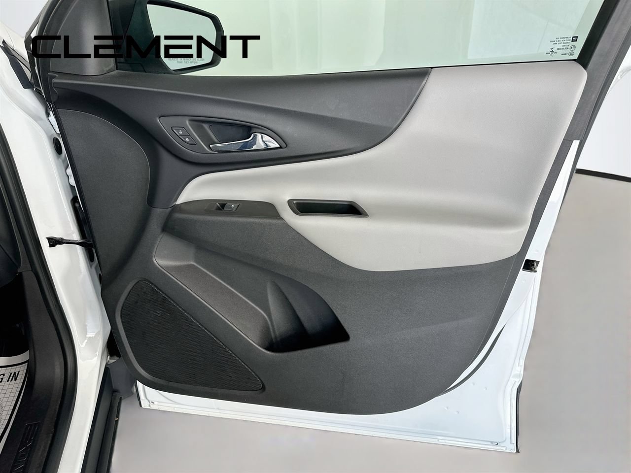 Used 2018 Chevrolet Equinox LS FWD image 33